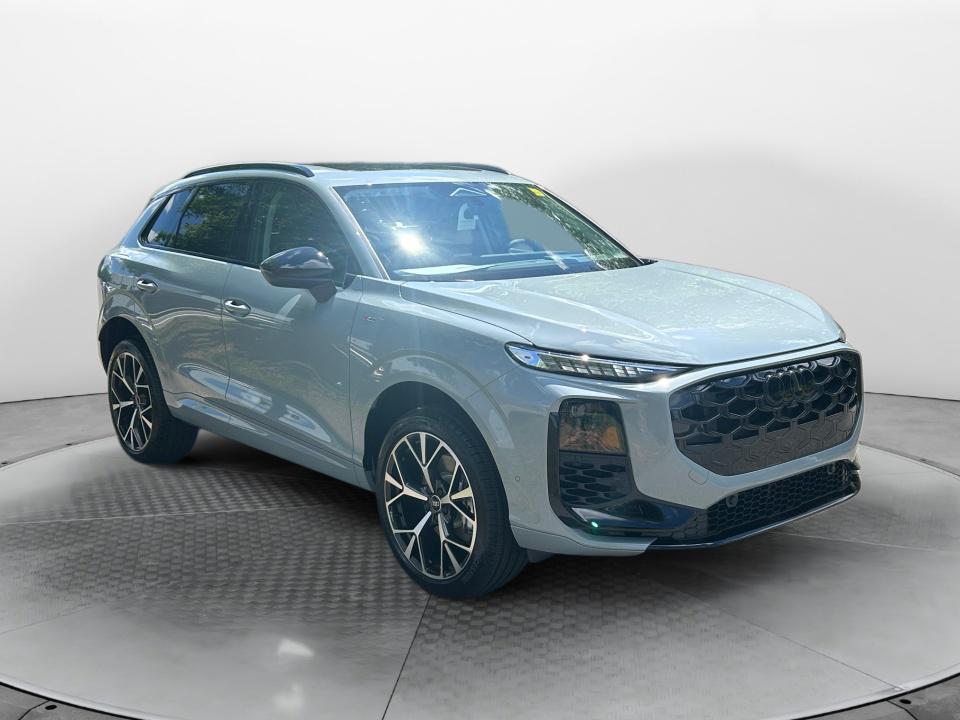 2026 Audi Q3 S line quattro's photo