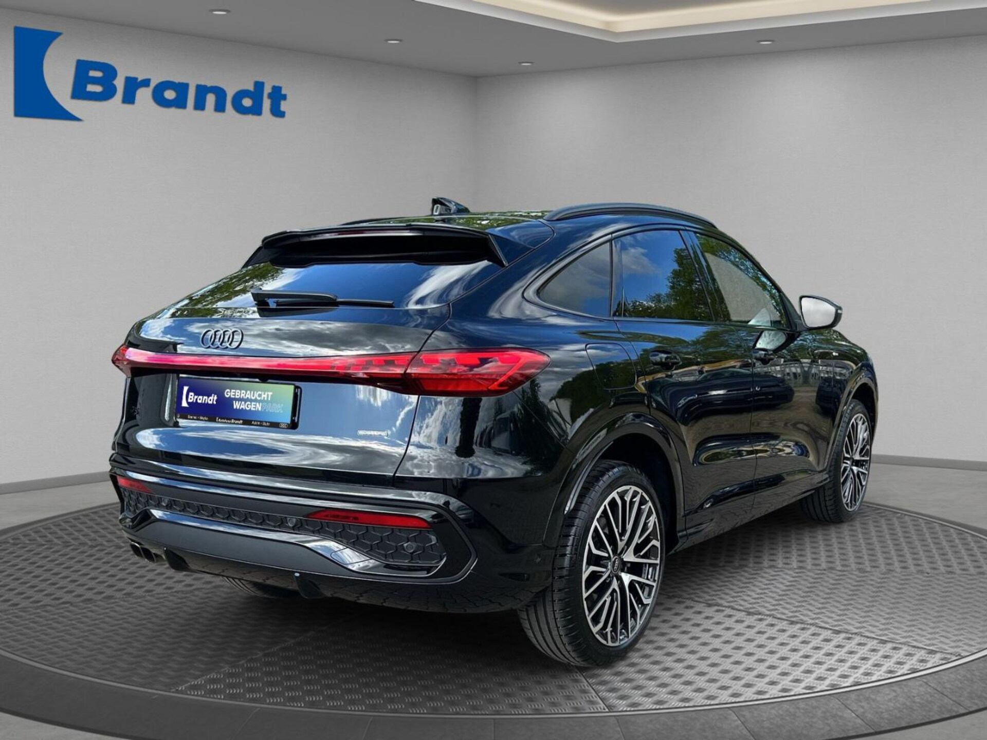 Audi Q5 Sportback edition one