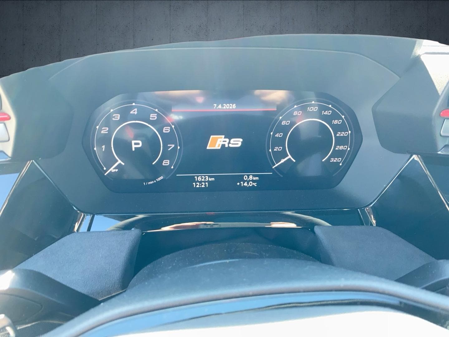 Bild über Audi RS 3 Limousine TFSI quattro 294 kW S tronic - für weitere Informationen kontaktieren Sie den Audi Partner
