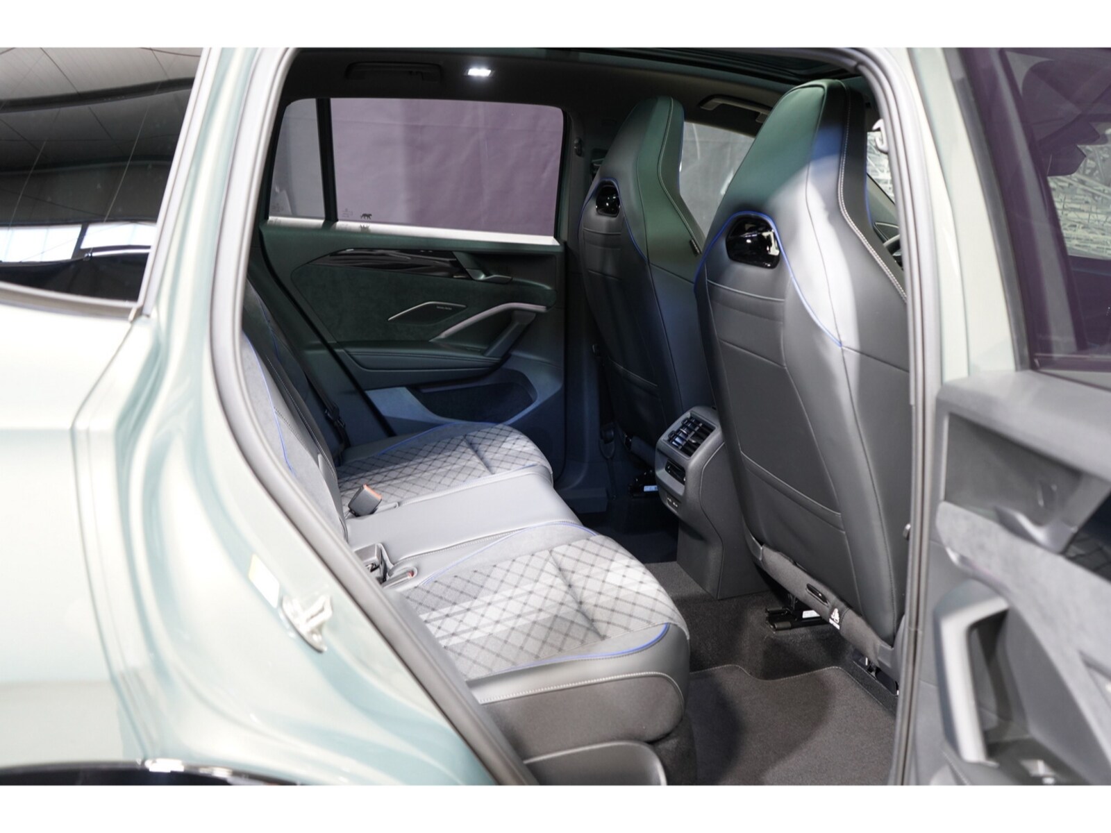 Volkswagen Tiguan – Bild 10