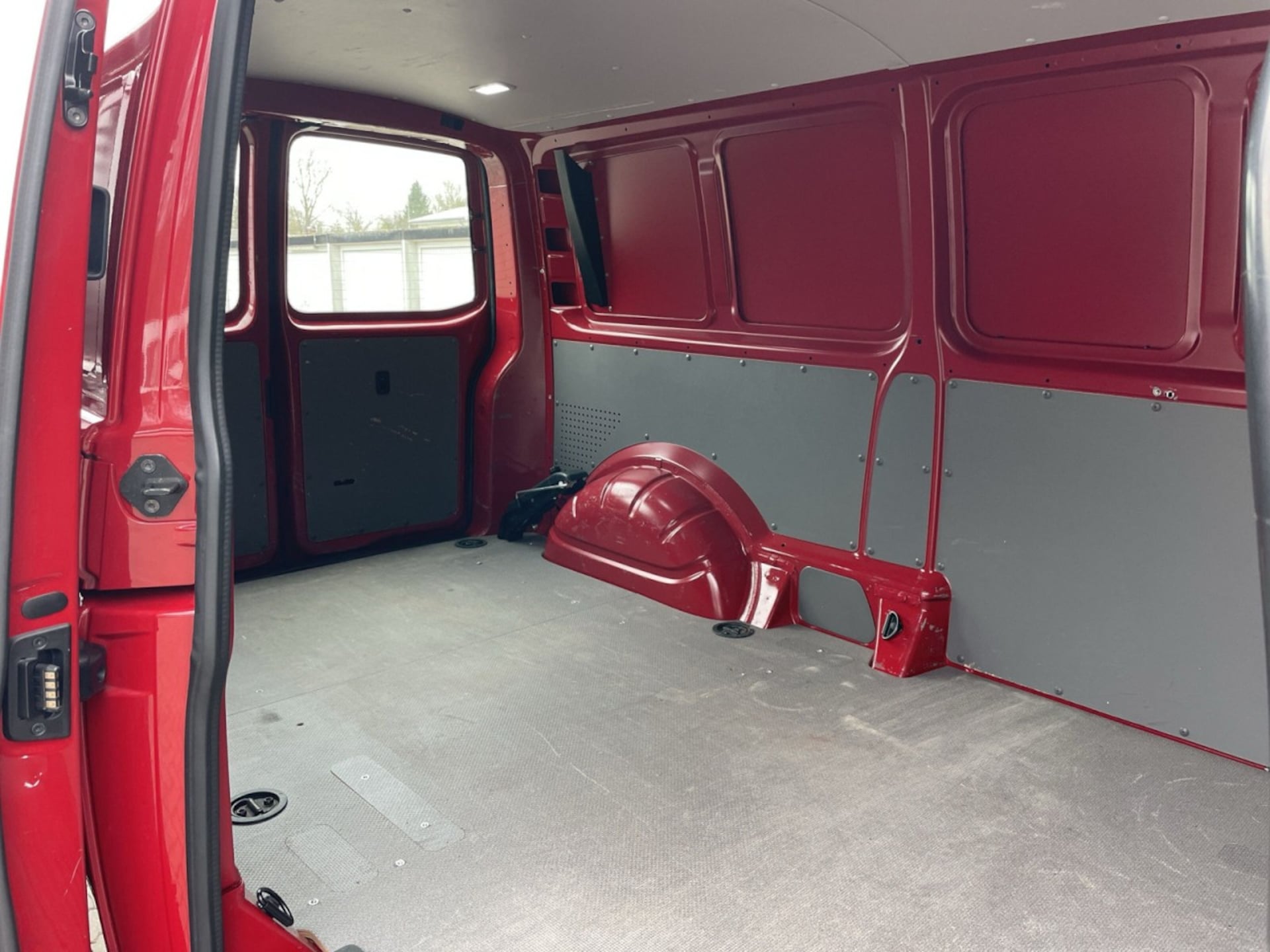 Volkswagen T6.1 Transporter Kasten langer Radstand