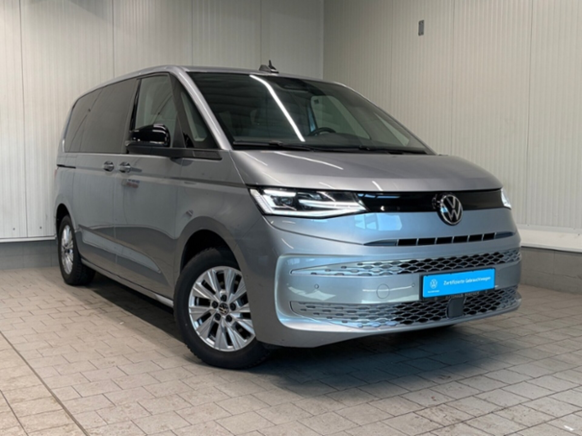 Volkswagen Multivan Basis-Modell