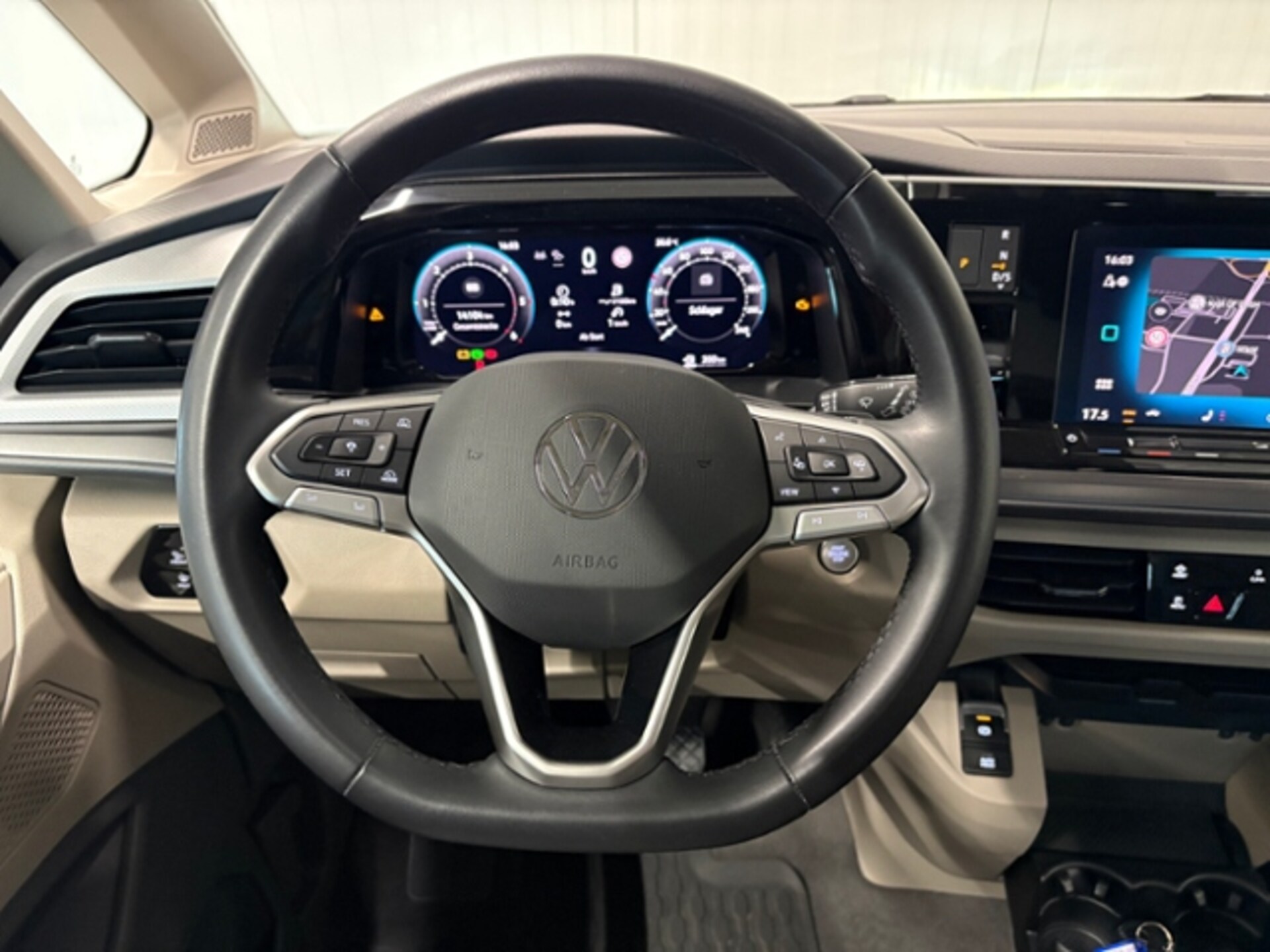 Volkswagen Multivan Basis-Modell