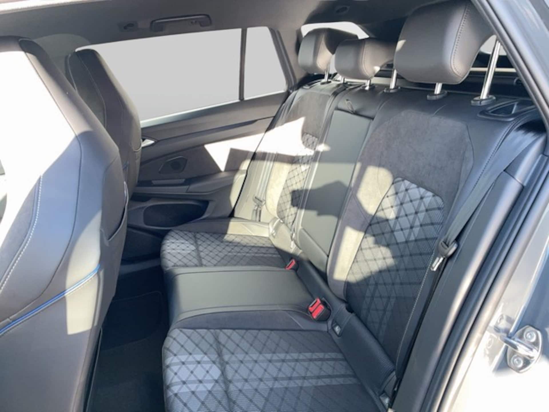 Volkswagen Golf Variant R-Line