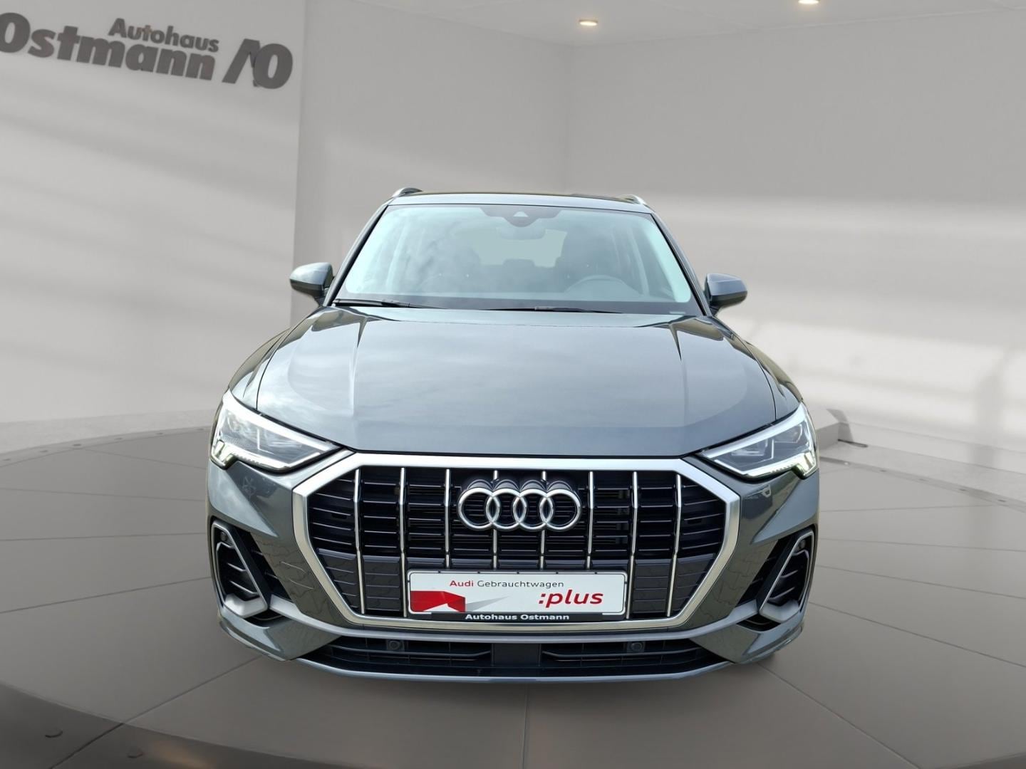 Bild über Audi Q3 S line 35 TFSI Schaltgetriebe - für weitere Informationen kontaktieren Sie den Audi Partner