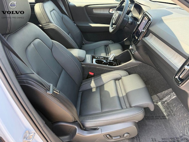 2026 Volvo XC40 Plus - Photo 15