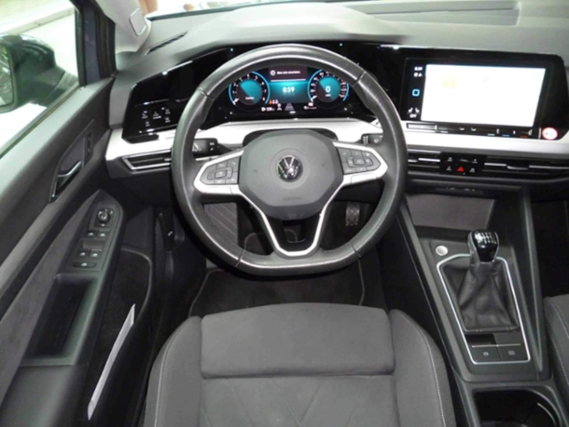 Volkswagen Golf Life