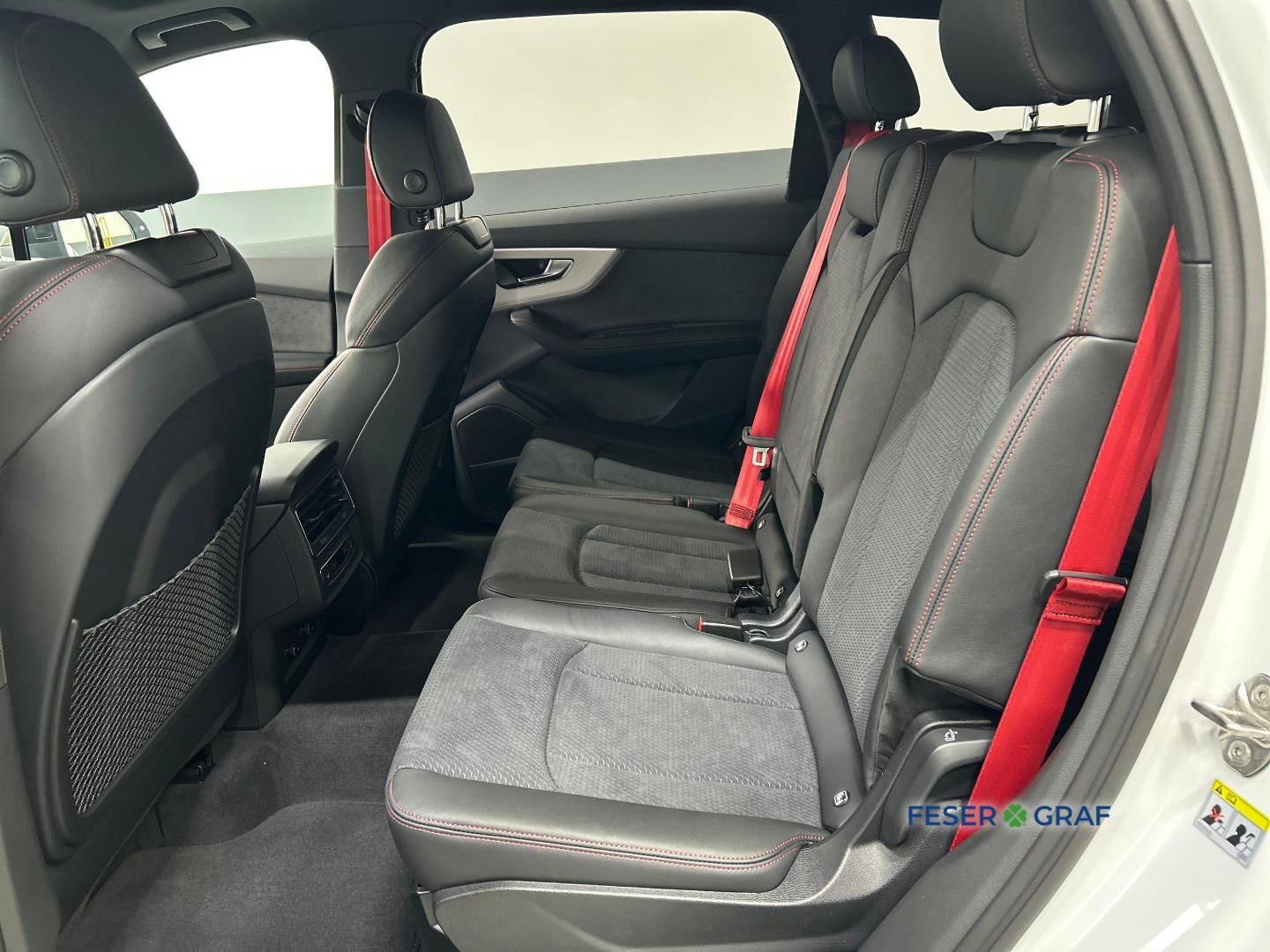 Image about Audi Q7 SUV TFSI e S line 55 TFSI e quattro tiptronic