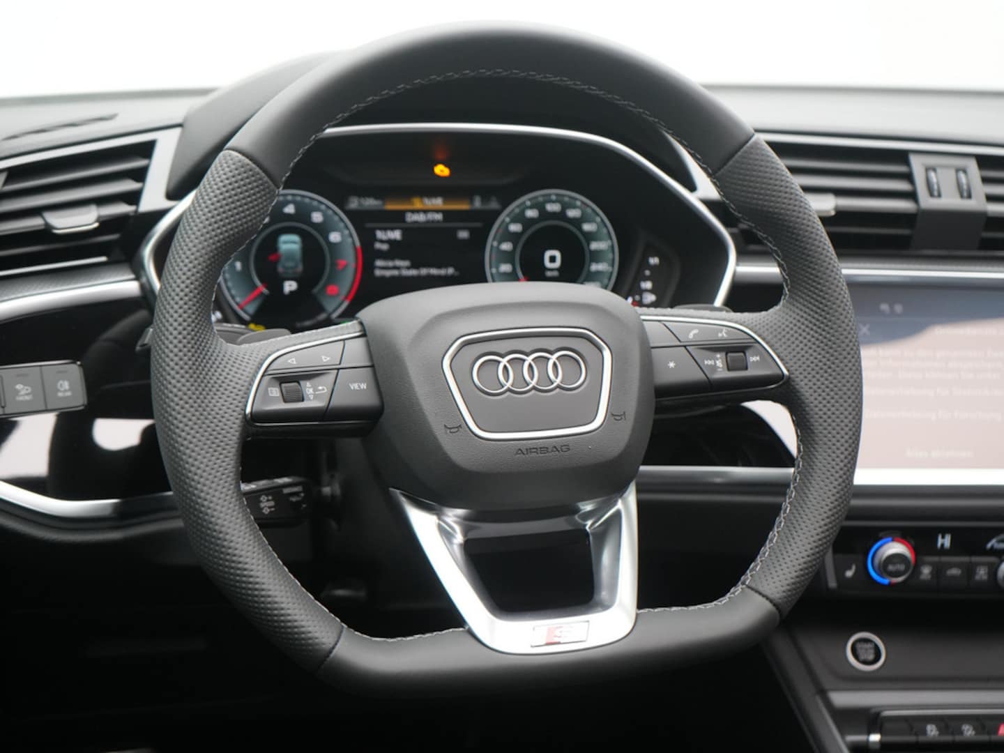 Bild über Audi Q3 TFSI 110 kW S tronic - für weitere Informationen kontaktieren Sie den Audi Partner