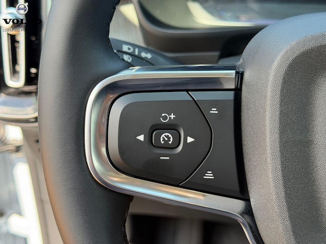 2026 Volvo XC40 Plus - Photo 28