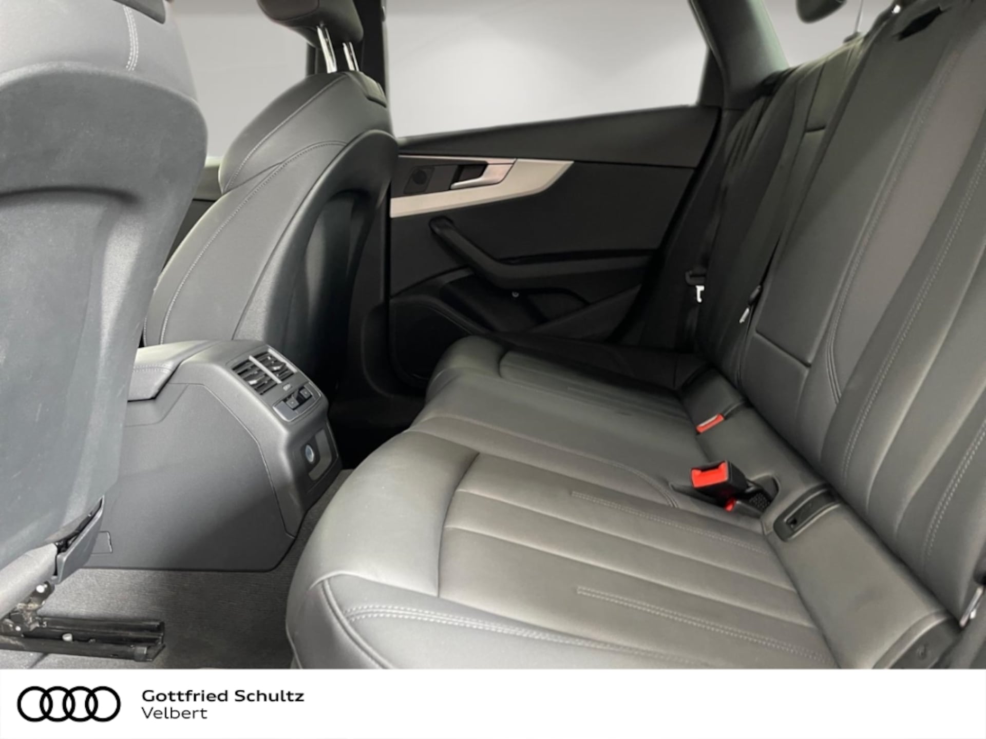 Audi A4 Avant S line