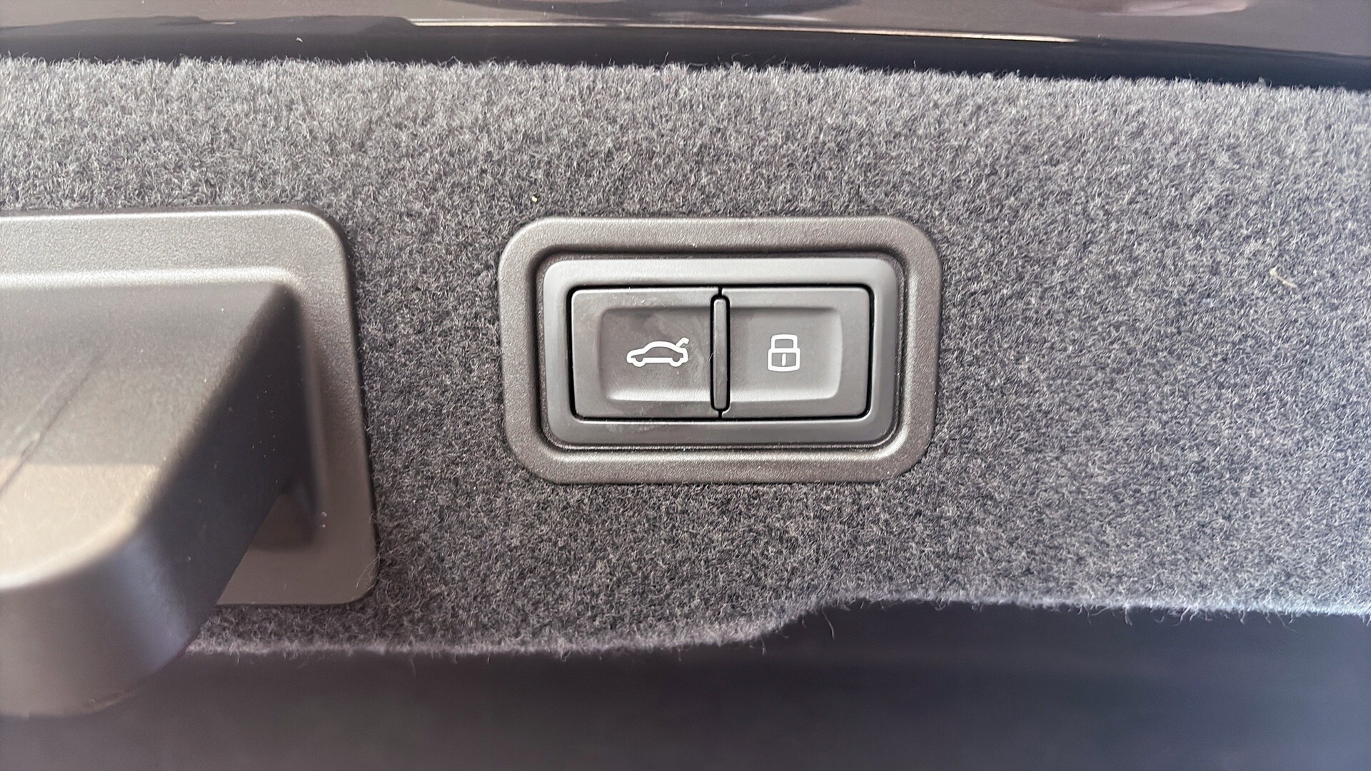 Bild som visar&nbsp;Audi A8&nbsp;A8 50 TDI quattro 286 hk tiptronic - för mer information kontakta din Audi Partner