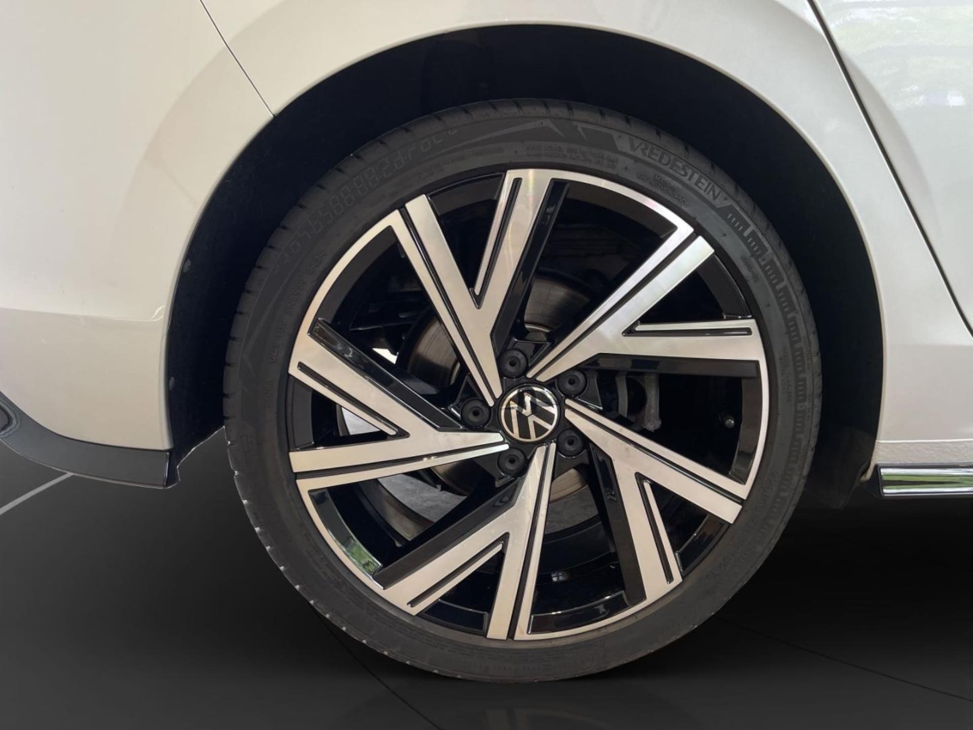 Volkswagen Golf R-Line