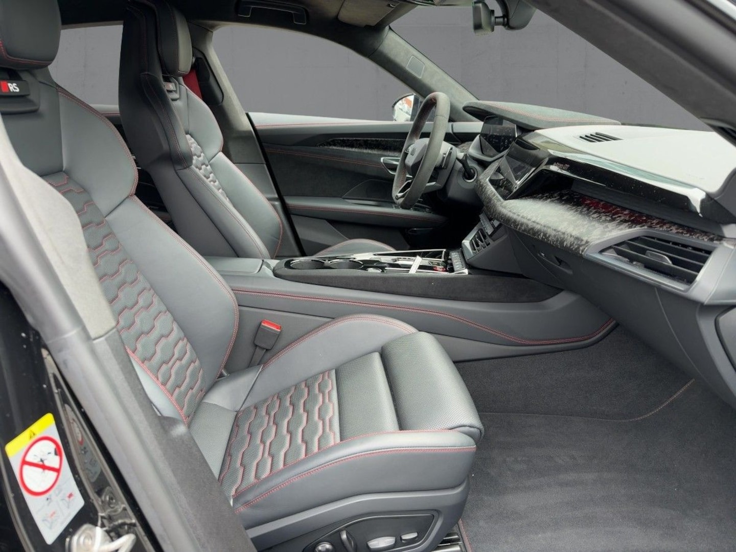 Bild über Audi RS e-tron GT performance e-tron quattro - für weitere Informationen kontaktieren Sie den Audi Partner