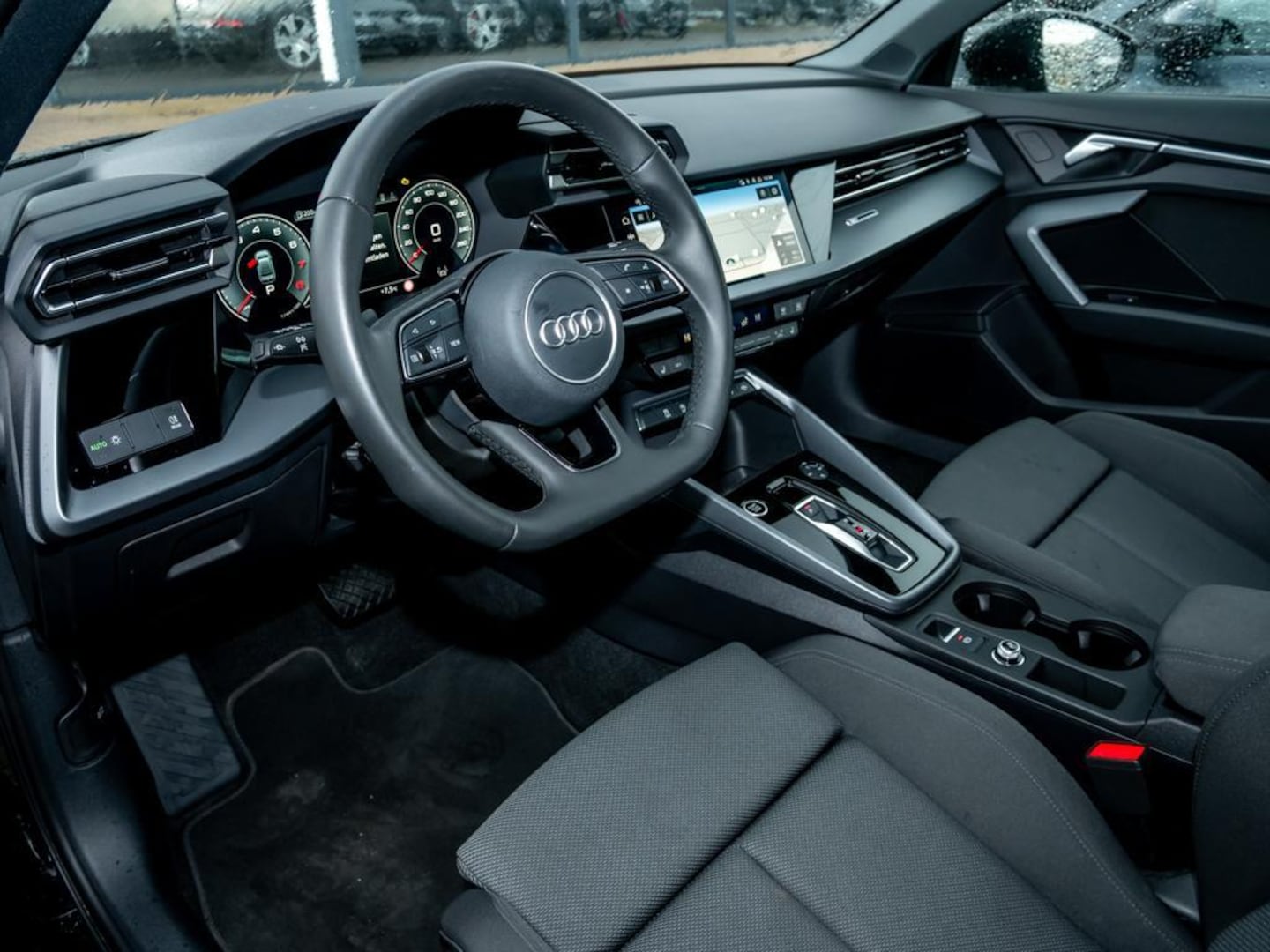 Bild über Audi A3 Limousine S line 30 TFSI S tronic - für weitere Informationen kontaktieren Sie den Audi Partner