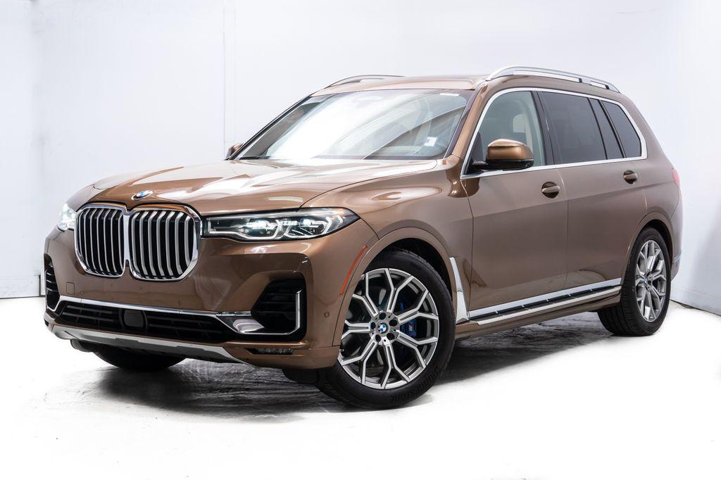 2020 BMW X7 xDrive50i's photo