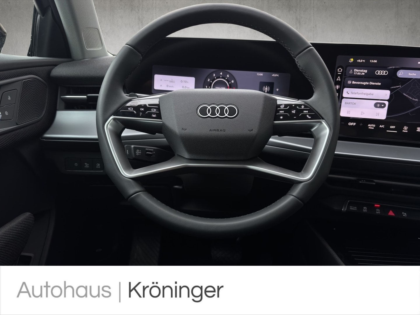 Bild über Audi Q3 SUV TFSI 110 kW S tronic - für weitere Informationen kontaktieren Sie den Audi Partner