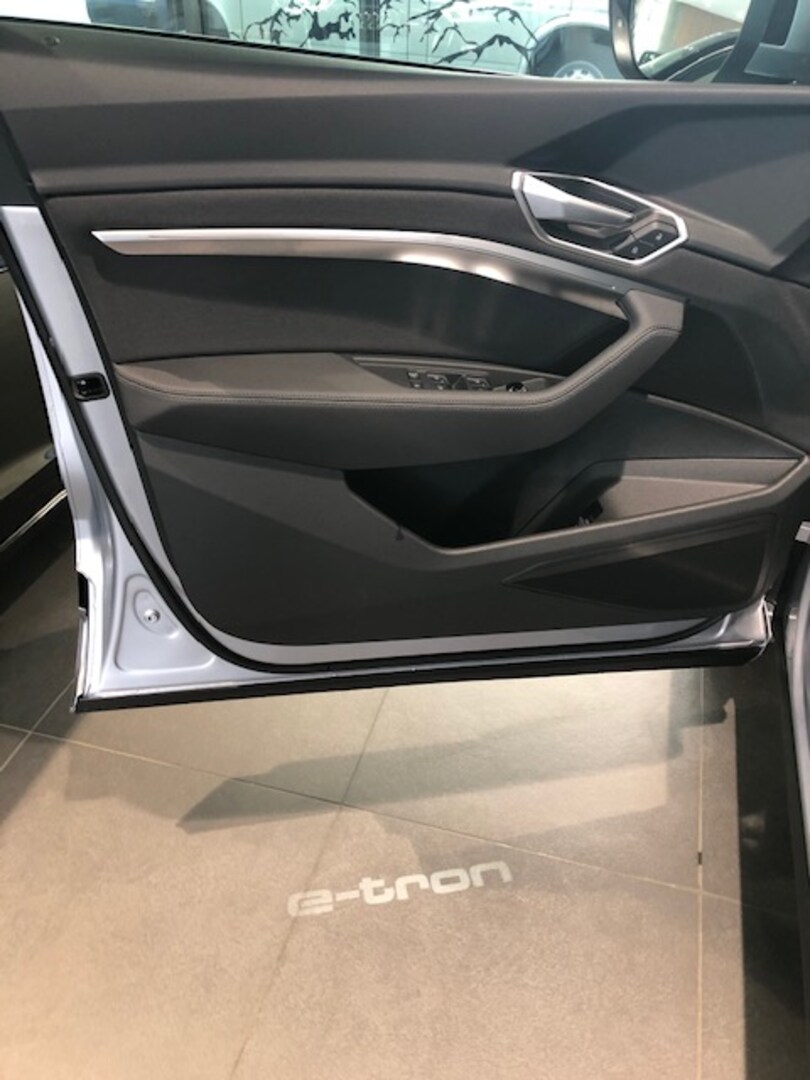 Bild über Audi e-tron Sportback Attraction S line 50 quattro 230,00 kW - for more details contact your dealer