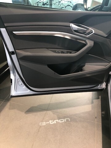 Immagine di Audi e-tron Sportback Attraction S line 50 quattro 230,00 kW - for more details contact your dealer