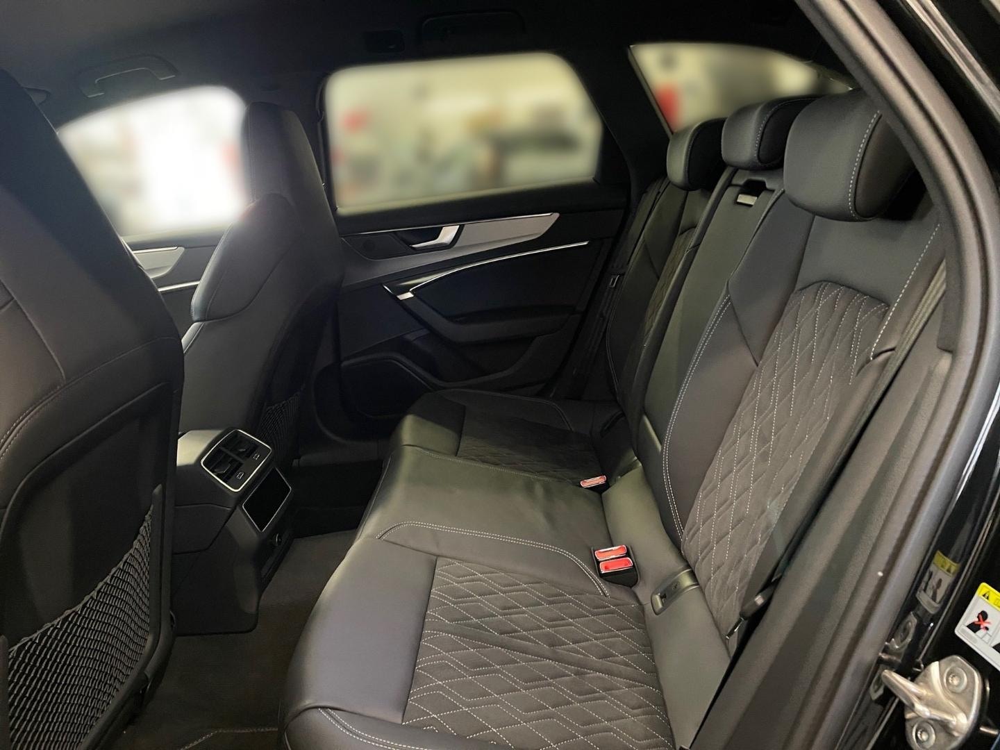 Bild über Audi S6 Avant TDI quattro tiptronic - für weitere Informationen kontaktieren Sie den Audi Partner