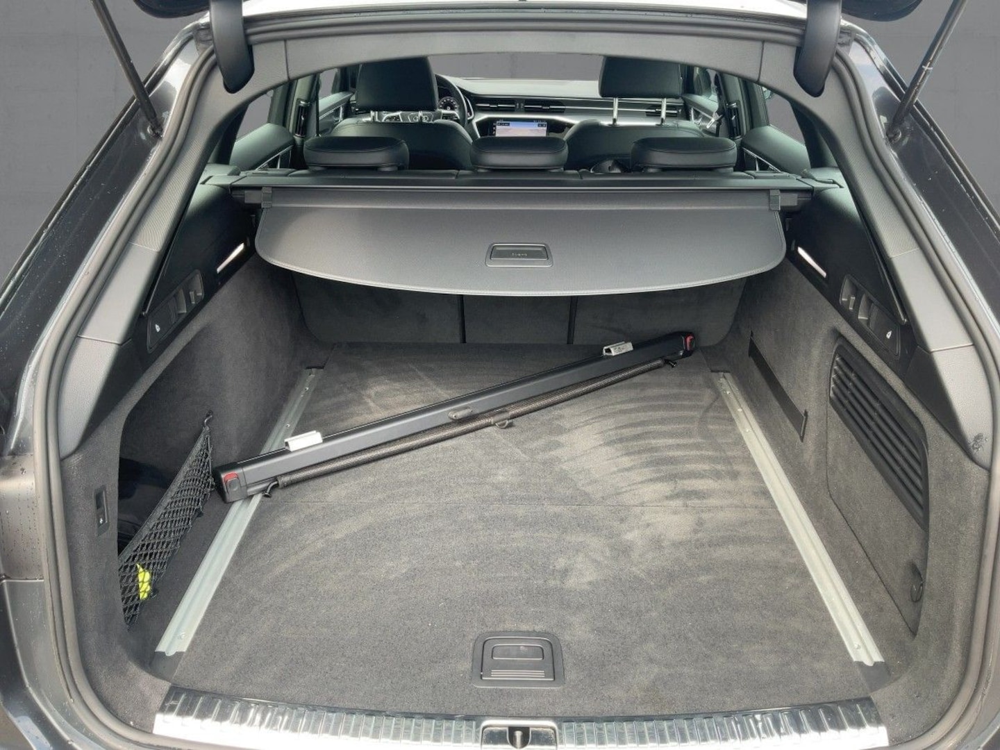 Bild über Audi A6 Avant sport 45 TFSI S tronic - für weitere Informationen kontaktieren Sie den Audi Partner