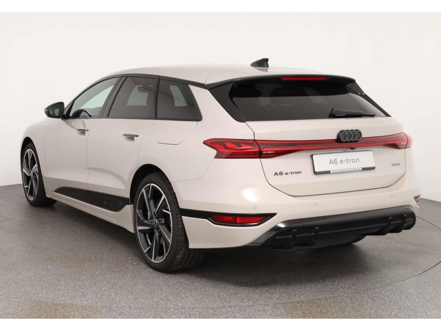Bild über Audi A6 Avant e-tron S line business e-tron quattro 315 kW - für weitere Informationen kontaktieren Sie den Audi Partner