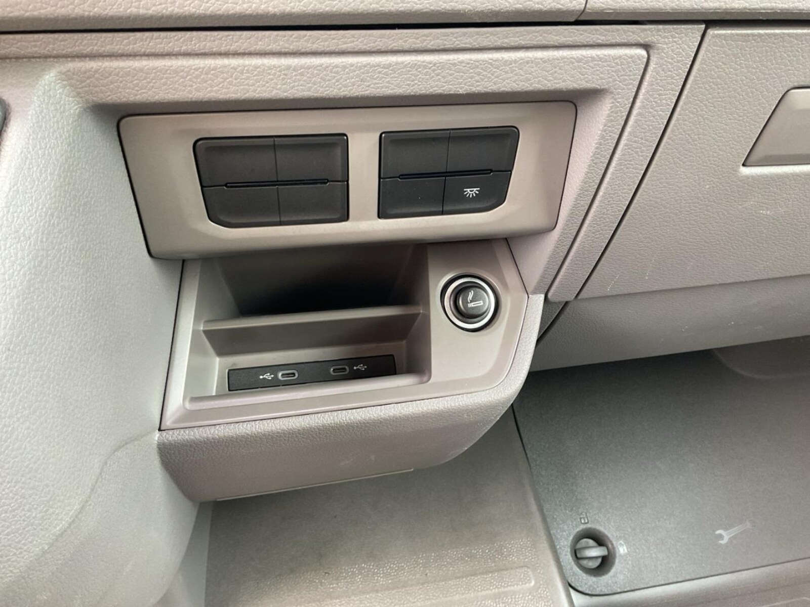 Volkswagen Crafter Kasten mittlerer Radstand – Bild 7