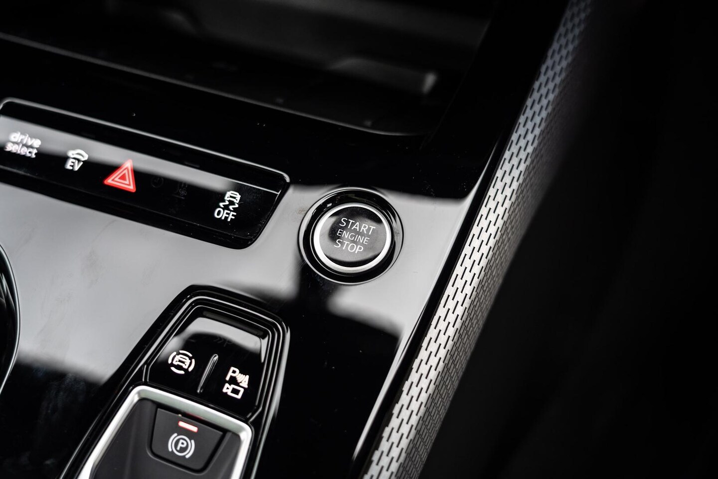 Image about Audi A5 Avant TFSI e e-hybrid quattro 270 kW S tronic