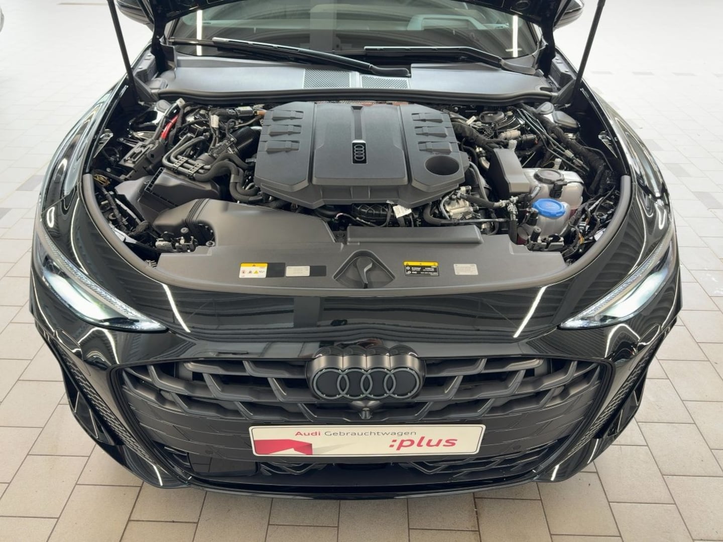 Bild über Audi A6 Avant TDI quattro 220 kW S tronic - für weitere Informationen kontaktieren Sie den Audi Partner