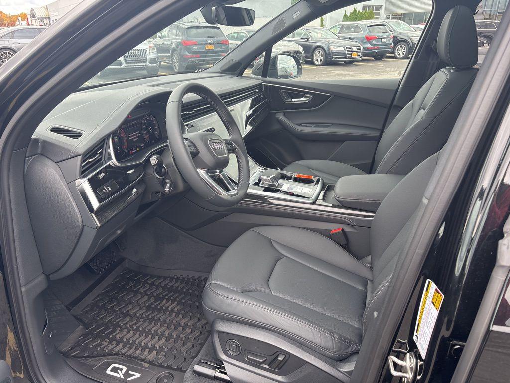 2025 Audi Q7 Premium Plus - Photo 9