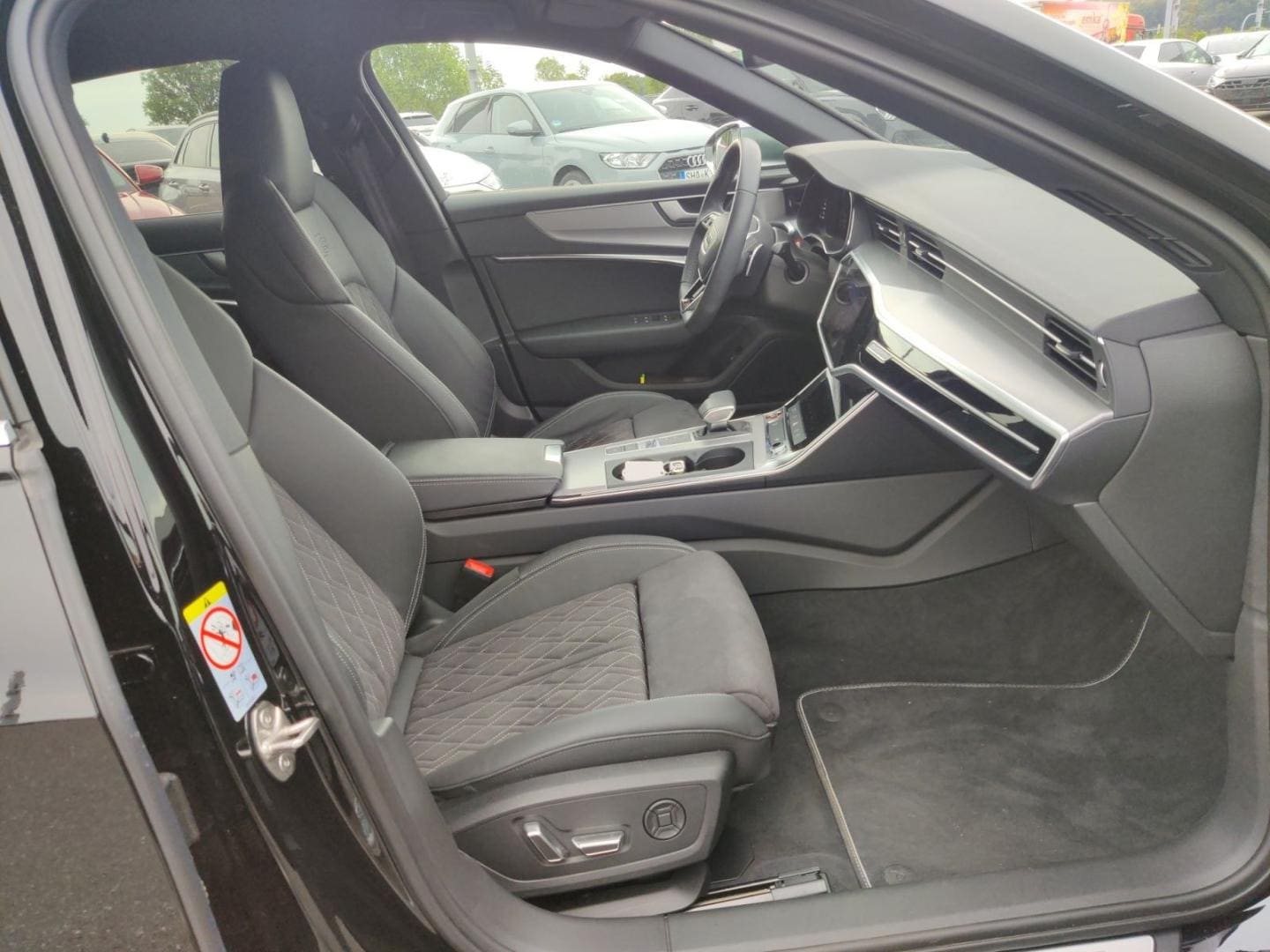 Bild über Audi S6 Limousine TDI quattro tiptronic - für weitere Informationen kontaktieren Sie den Audi Partner