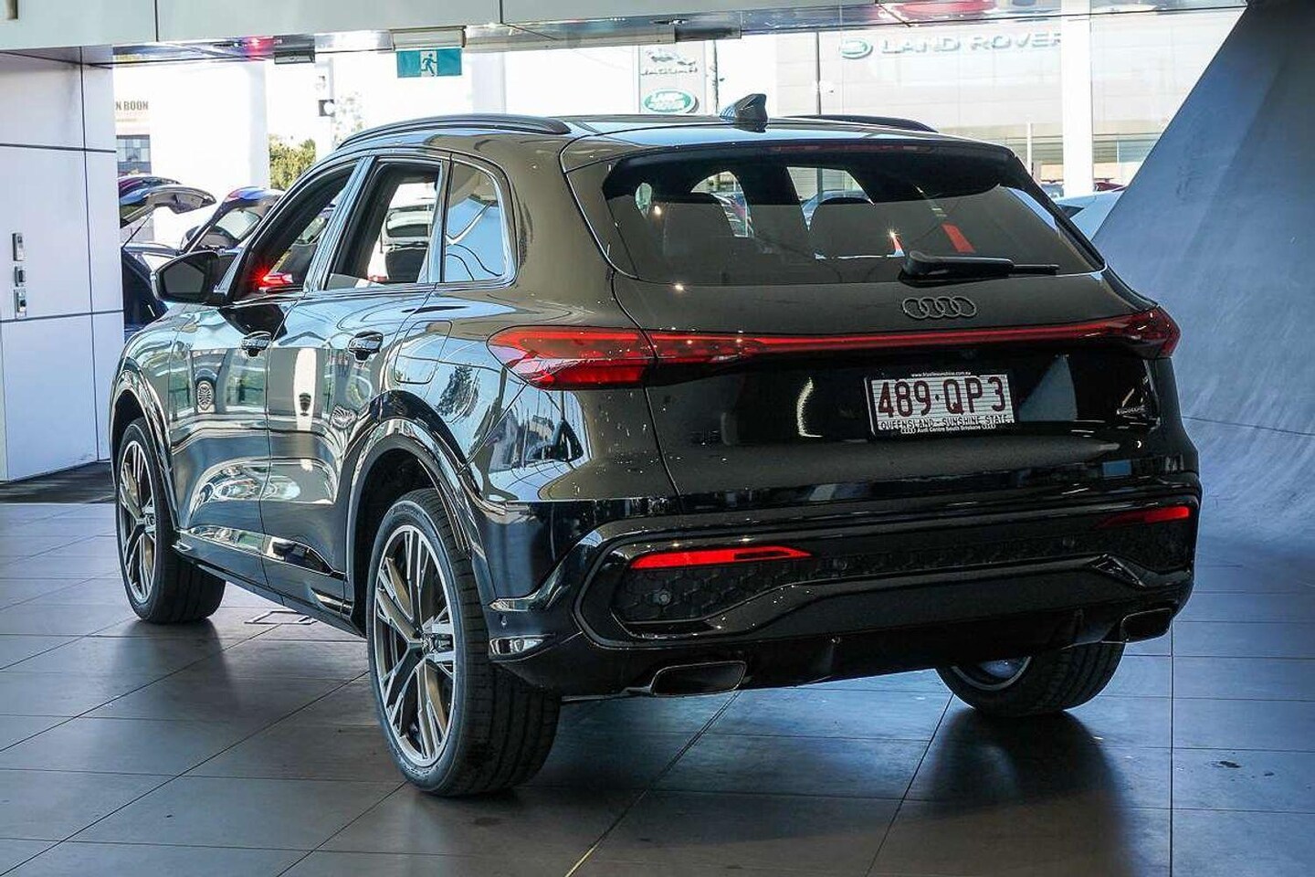 Image about Audi Q5 SUV e-hybrid quattro S tronic