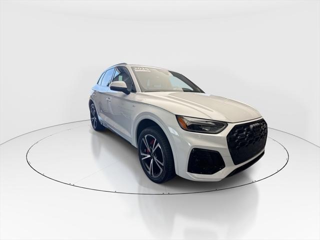 Used 2025 Audi Q5 Premium Plus with VIN WA1EAAFY3S2034697 for sale in Kansas City