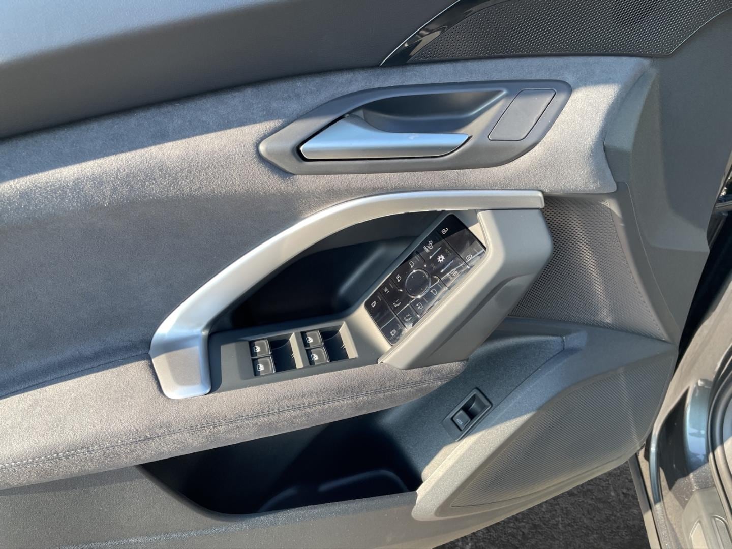 Bild über Audi Q5 SUV TDI quattro 150 kW S tronic - für weitere Informationen kontaktieren Sie den Audi Partner