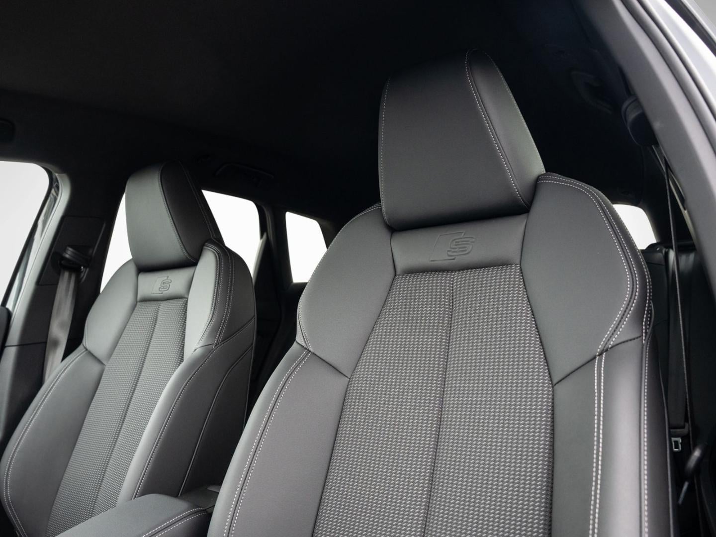 Bild über Audi Q4 SUV e-tron e-tron performance 210 kW - für weitere Informationen kontaktieren Sie den Audi Partner