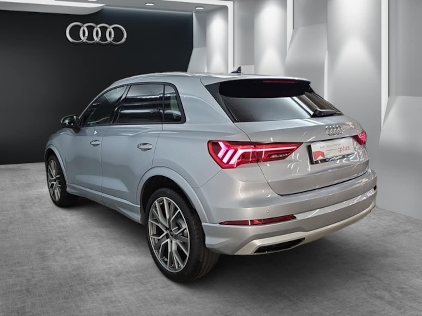 Bild über Audi Q3 TFSI 110 kW S tronic - für weitere Informationen kontaktieren Sie den Audi Partner