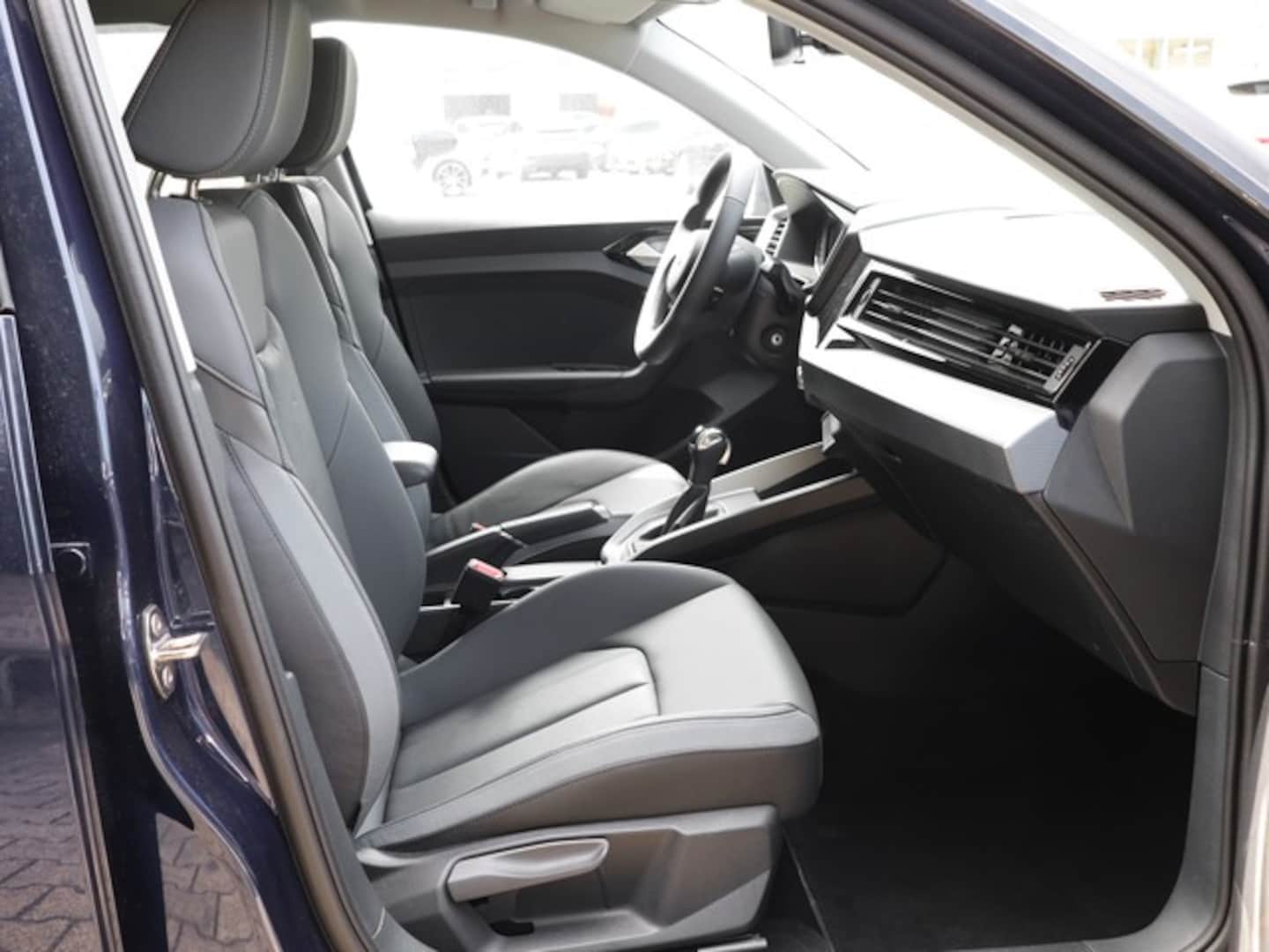 Bild über Audi A1 Sportback S line 35 TFSI S tronic - für weitere Informationen kontaktieren Sie den Audi Partner