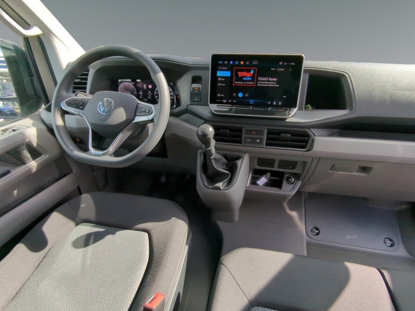 Volkswagen Crafter Kasten mittlerer Radstand – Bild 9