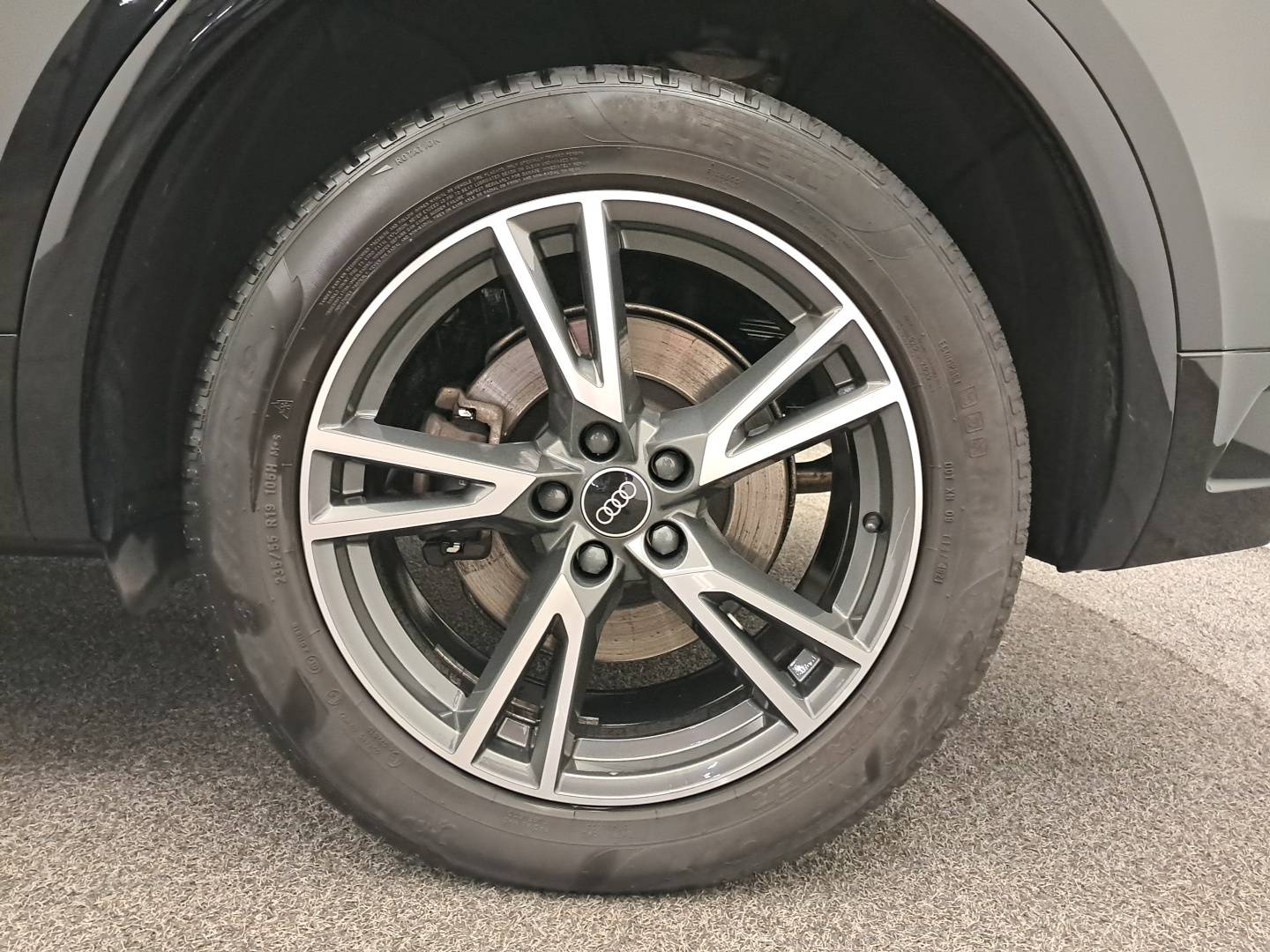 Image about Audi Q5 TFSI e Avus 50 TFSI e quattro 220 kW (299 ch) S tronic