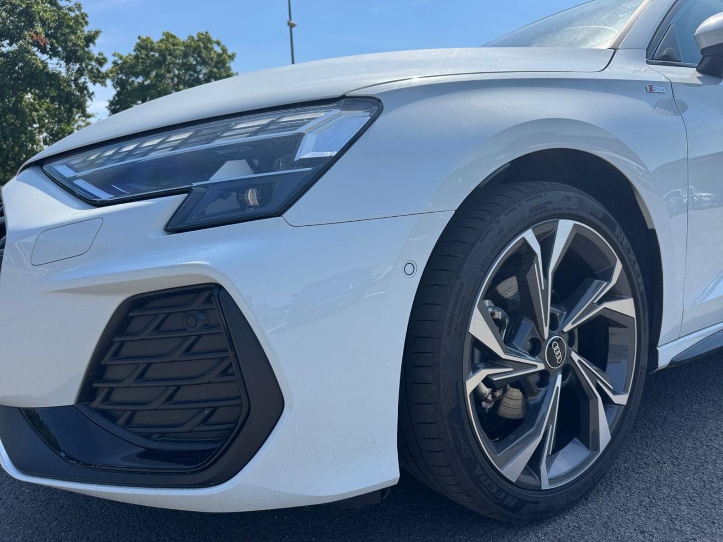 Bild über Audi A3 Limousine S line 30 TDI Schaltgetriebe - für weitere Informationen kontaktieren Sie den Audi Partner