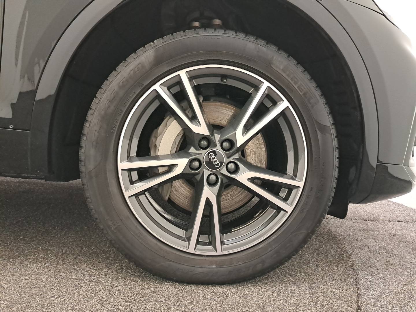 Image about Audi Q5 TFSI e Avus 50 TFSI e quattro 220 kW (299 ch) S tronic