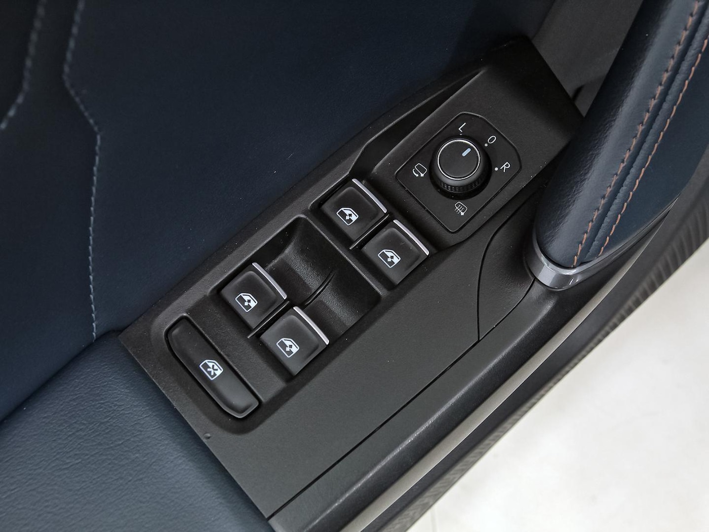 CUPRA Leon Sportstourer 2.0 TSI DSG 221 kW (300 CV) — photo 11