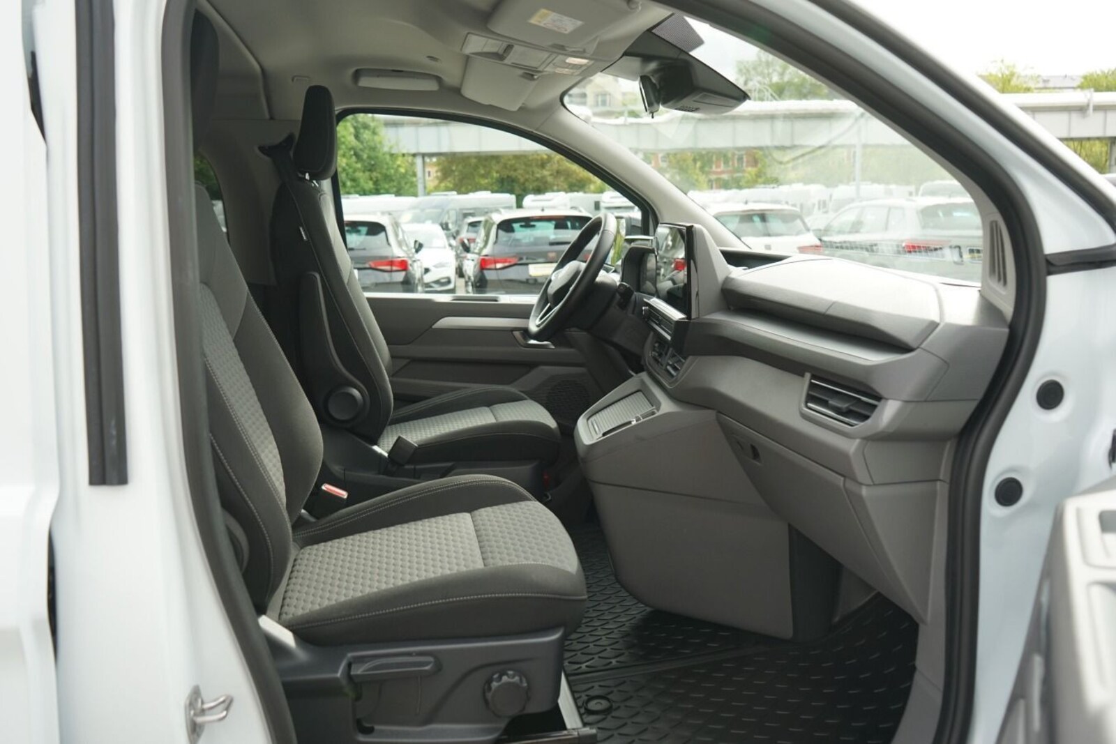 Volkswagen Caravelle langer Radstand – Bild 8