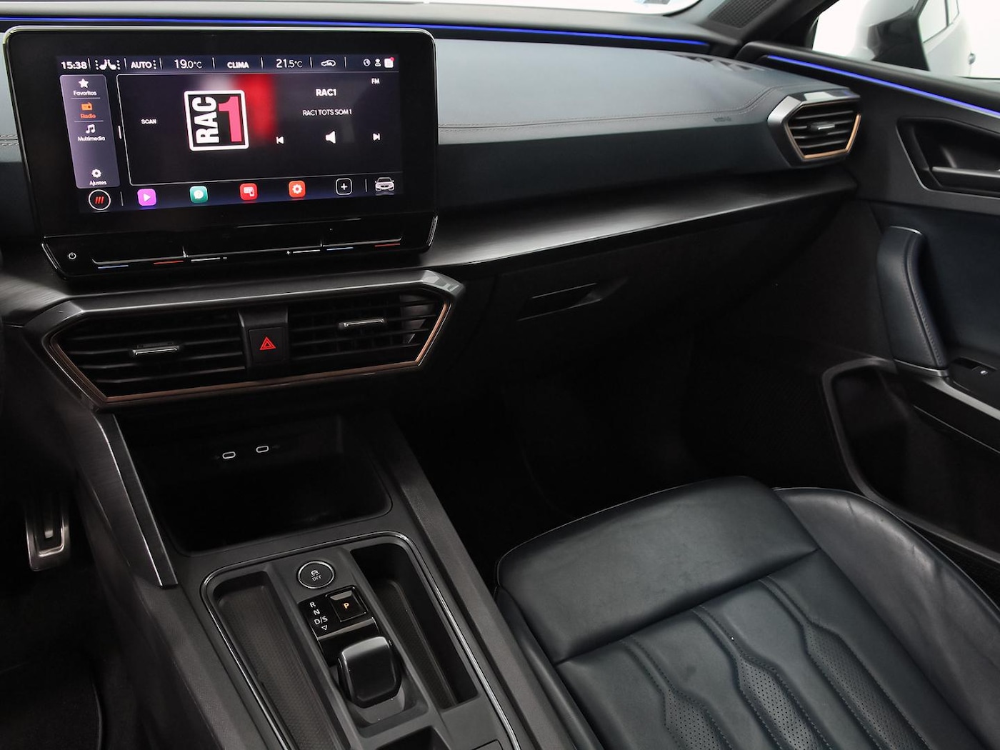 CUPRA Leon Sportstourer 2.0 TSI DSG 221 kW (300 CV) — photo 10