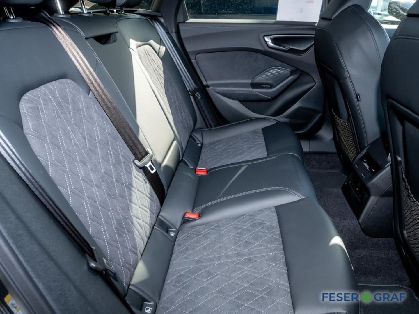 Bild über Audi A5 Avant e-hybrid e-hybrid quattro 220 kW S tronic - für weitere Informationen kontaktieren Sie den Audi Partner