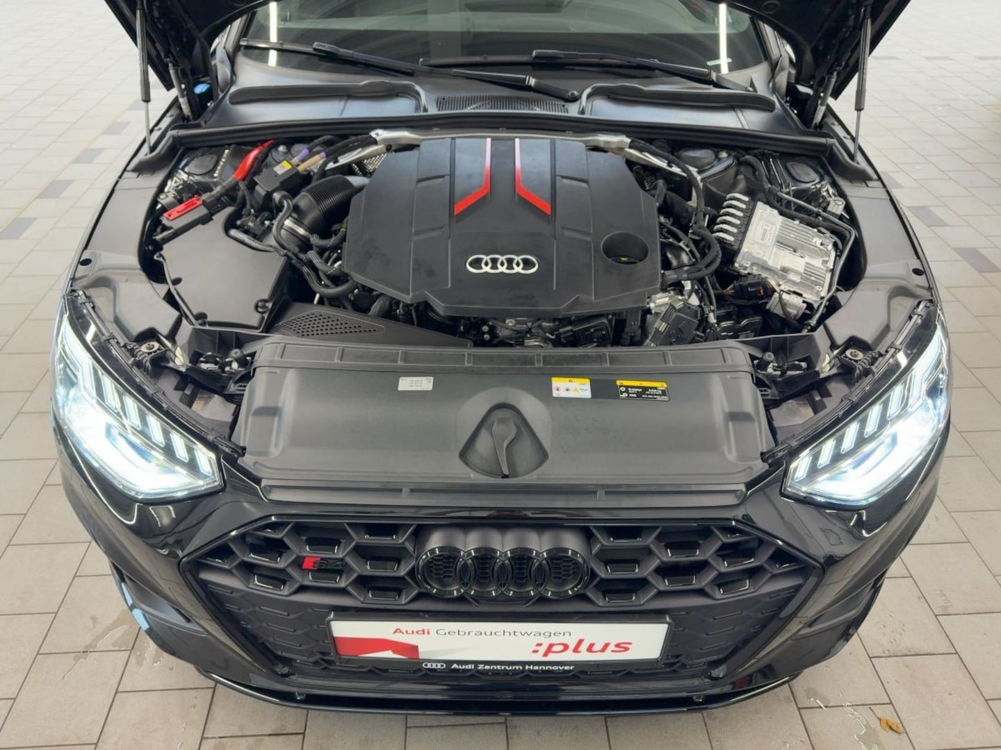 Bild über - für weitere Informationen kontaktieren Sie den Audi Partner