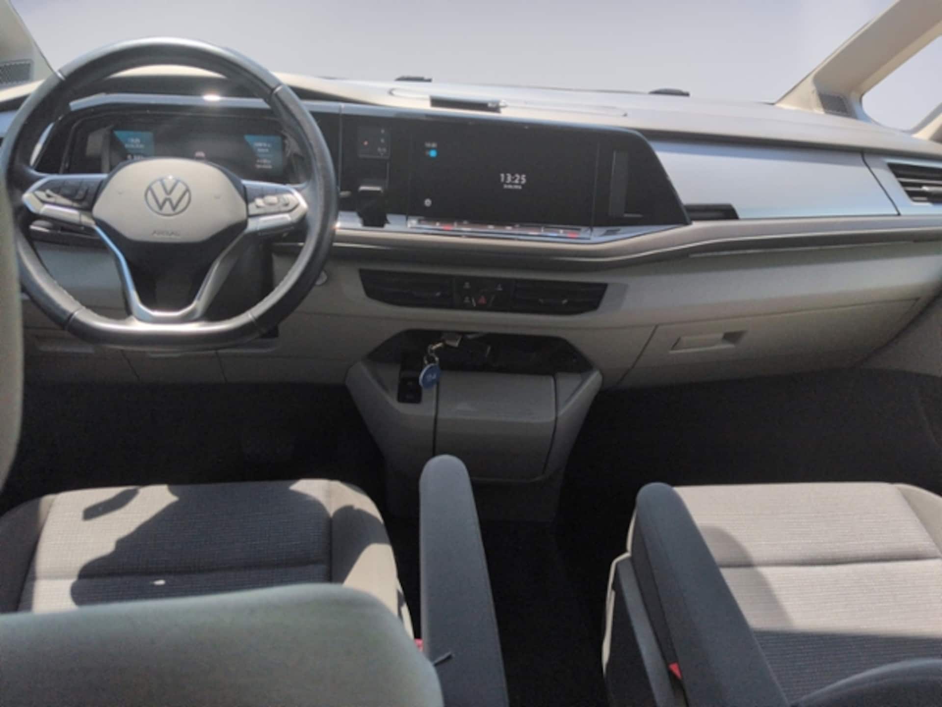 Volkswagen Multivan Basis-Modell