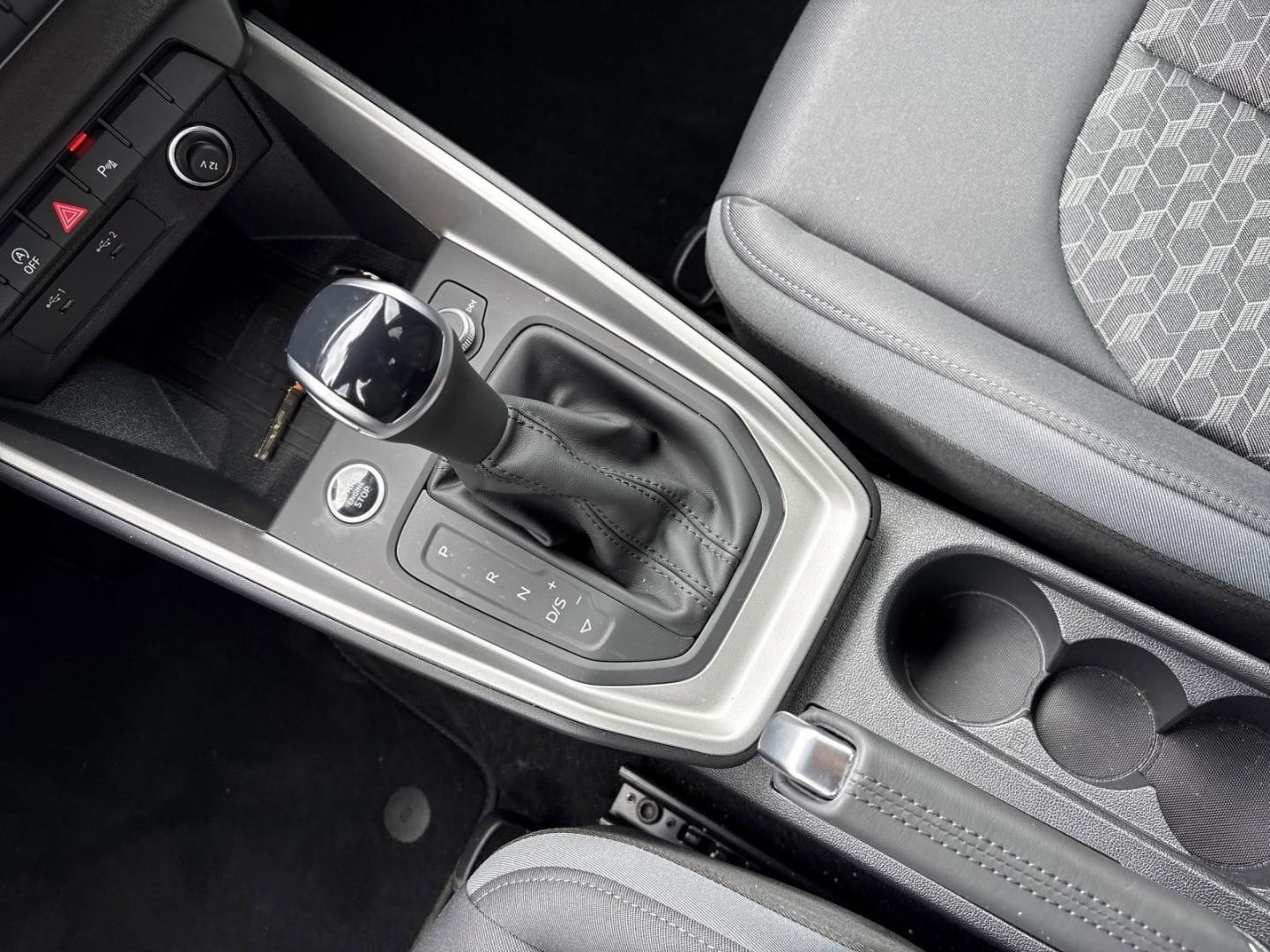 Bild über Audi A1 Sportback S line 40 TFSI S tronic - für weitere Informationen kontaktieren Sie den Audi Partner