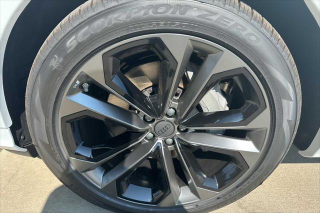 2026 Audi Q7 Premium Plus - Photo 7