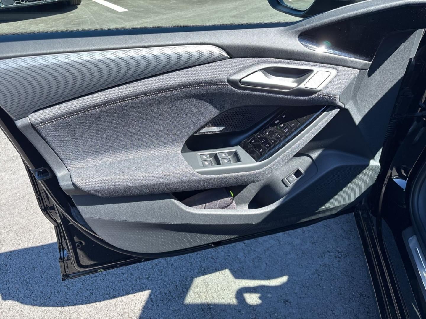 Bild über Audi A6 Avant e-tron e-tron performance - für weitere Informationen kontaktieren Sie den Audi Partner